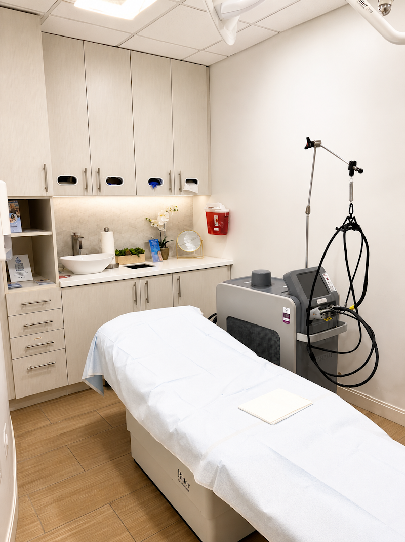 Refresh - Aesthetics & Wellness